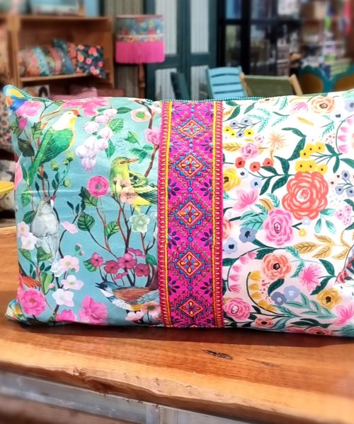 כרית ציפורים ופרחים