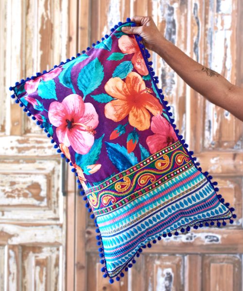 כרית פרחים סגולים