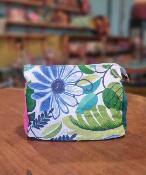 תיק איפור עלים ירוקים