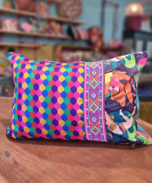 כרית נוי יוגה נשית