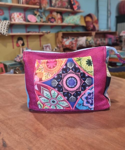 תיק איפור מנדלות צבעוניות