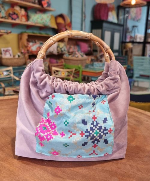 תיק בד ורוד מעושן