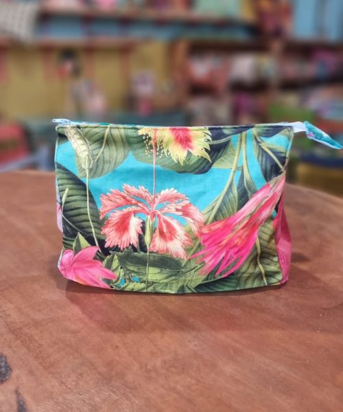 תיק איפור אקזוטי